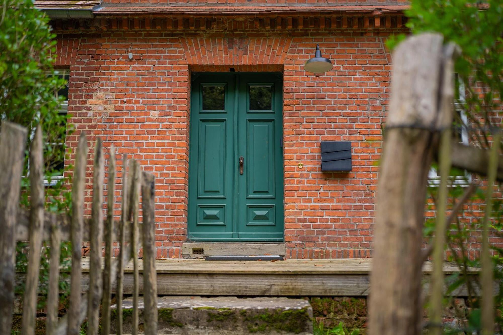 Wald- Und Seeidyll Im Historischen Forsthaus Neuruppin Exterior photo